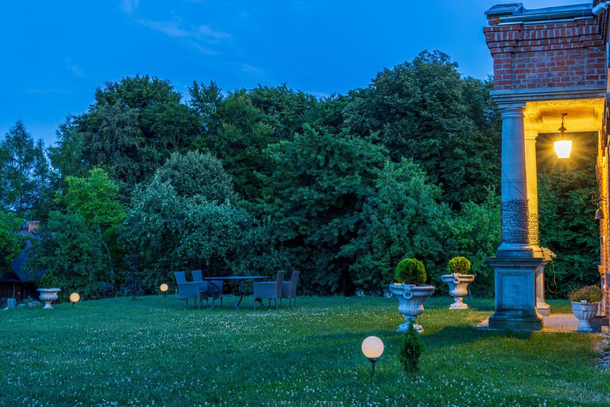 Dworek Atrium Tomaszów Lubelski Exterior foto